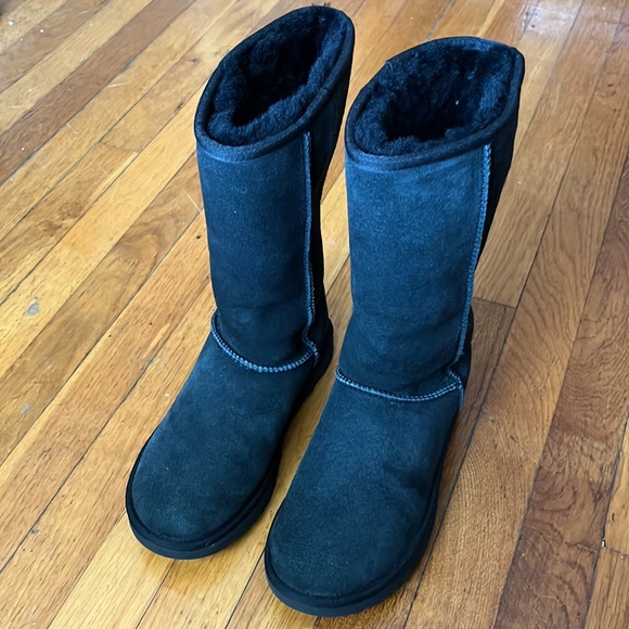 UGG Classic Tall II Boot - Picture 9 of 13
